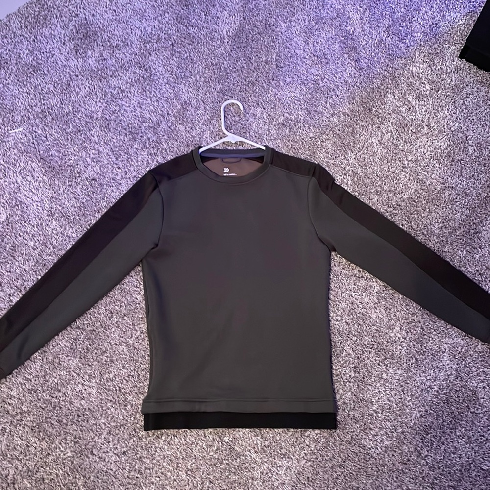 All In Motion thermal long sleeve shirt. size small. color dark green.